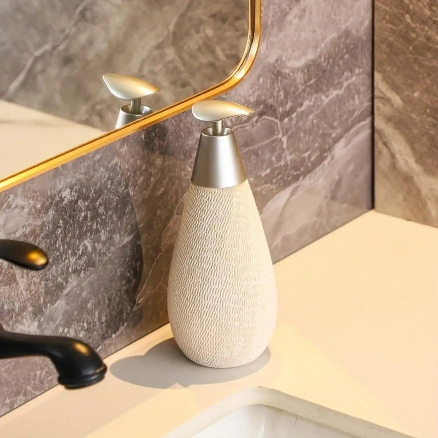 Creative Retro Style Ceramic Push-Type Soap Dispenser With Pump, Hand Soap Bottle, Suitable For Bathrooms Kitchens And Toilets
