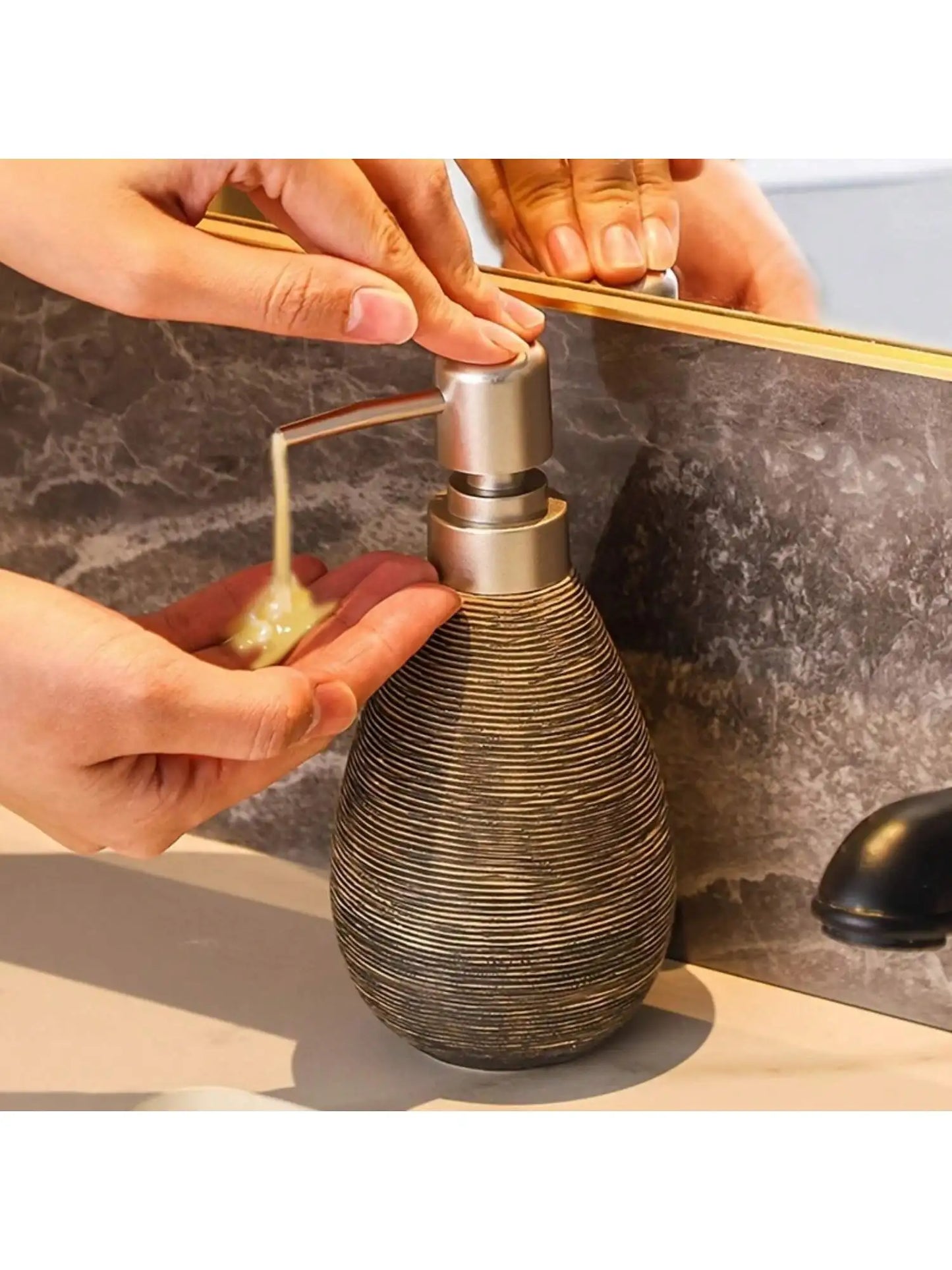 Creative Retro Style Ceramic Push-Type Soap Dispenser With Pump, Hand Soap Bottle, Suitable For Bathrooms Kitchens And Toilets